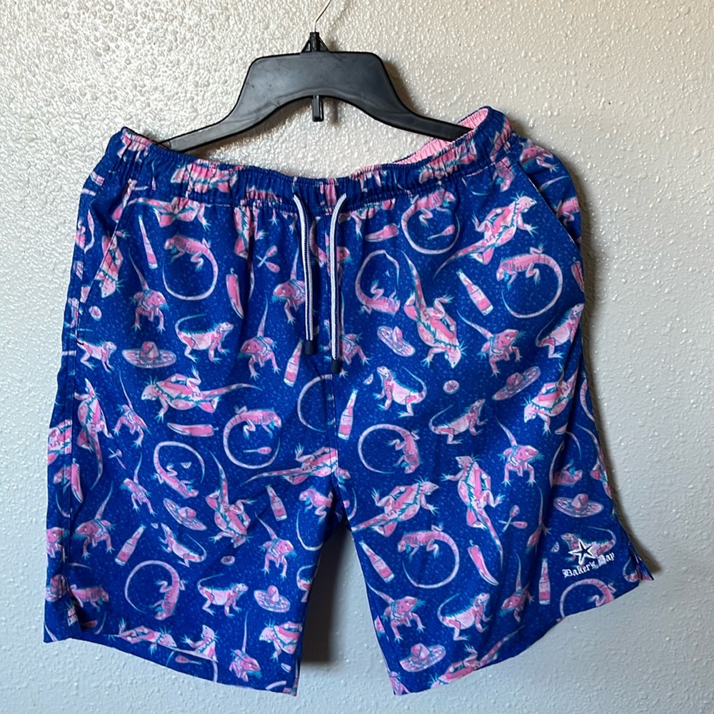 Peter Millar Shorts Mens Sz. L Seaside Swim Trunks Blue & Pink Iguanas